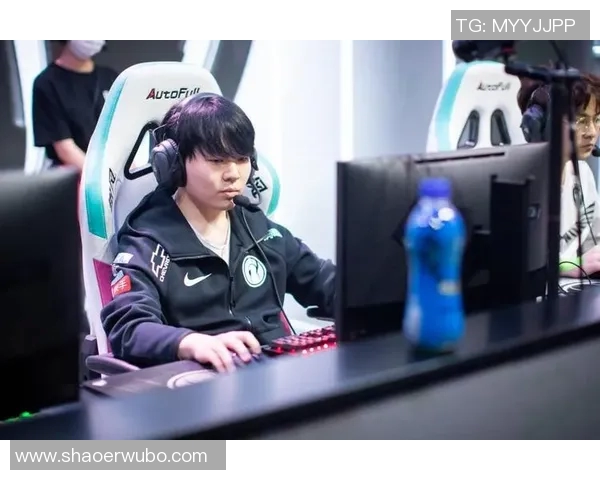 和平精英战术分析：IG战队配合策略与实战经验探讨