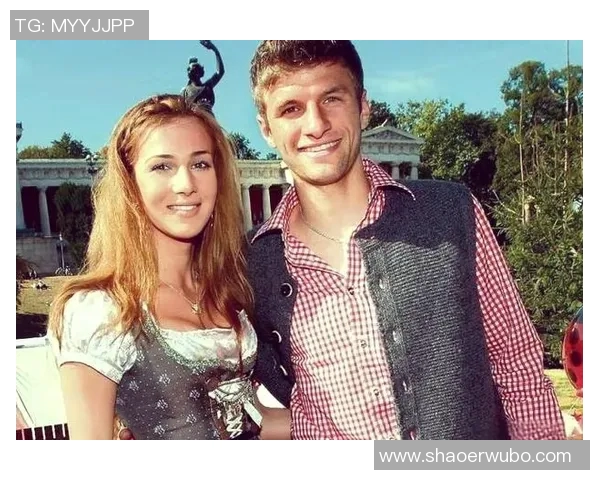 足球明星们的甜蜜瞬间亲吻时刻精彩图片合集 足球明星们的甜蜜瞬间亲吻时刻精彩图片合集