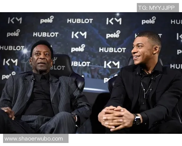 足球明星同框魅力无限精彩瞬间尽在杂志封面展示 足球明星同框魅力无限精彩瞬间尽在杂志封面展示