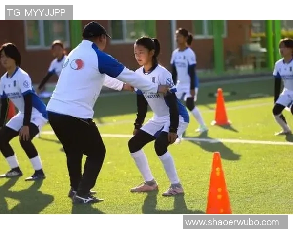 追逐足球明星的女生们如何在热爱与梦想中找到自我与幸福 追逐足球明星的女生们如何在热爱与梦想中找到自我与幸福