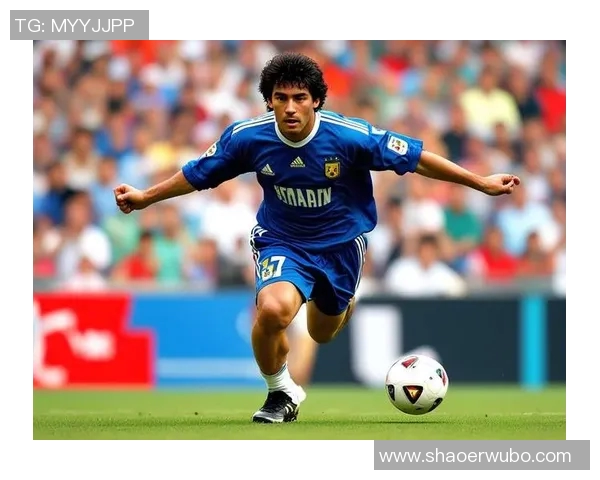 七人足球明星的传奇故事与他们在绿茵场上的辉煌瞬间 七人足球明星的传奇故事与他们在绿茵场上的辉煌瞬间